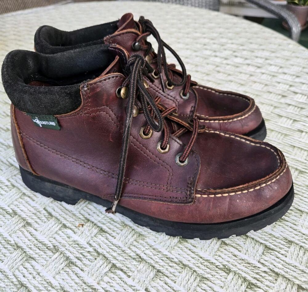 Vintage EASTLAND Hiking Mens Boots 9D Leather Lace Up Ankle Vibram Sole USA